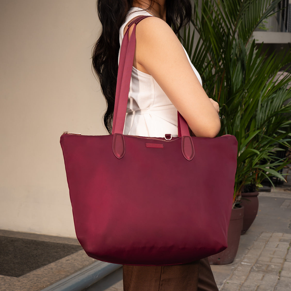 Fiorella Tote Bag in Burgundy